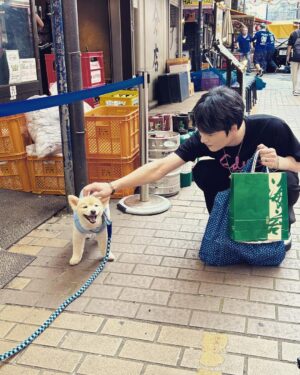 Kim Jae-joong Instagram - 김병옥 형님과의 즐거운 시간☀️
형님 한번 더 갑시다!
시간 주세요!
#김병옥
with.HYDEさんのTシャツ