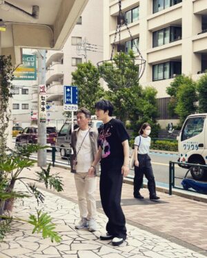 Kim Jae-joong Instagram - 김병옥 형님과의 즐거운 시간☀️
형님 한번 더 갑시다!
시간 주세요!
#김병옥
with.HYDEさんのTシャツ