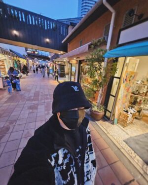 Kim Jae-joong Instagram - 혼자서도 잘 노는중