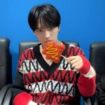Kim Jae-joong Instagram - 사인회 소중해🥹
