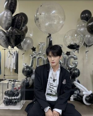Kim Jae-joong Instagram - 오늘도 너무 많은 감정들을 마음에 담아 집으로 돌아왔어요
내일은 또 어떤 따스함과 즐거움이 있을까 ✨️
#베이비스가심장폭격시킴