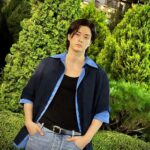 Kim Ji-hun Instagram - _ 세상은 느리게 돌아가고 세월을 빠르게 흘러간다