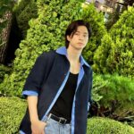 Kim Ji-hun Instagram - _ 세상은 느리게 돌아가고 세월을 빠르게 흘러간다