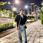 Kim Ji-hun Instagram - _ 세상은 느리게 돌아가고 세월을 빠르게 흘러간다