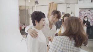 Kim Jong-kook Instagram - 우리 어무니 첫 광고 촬영~ ㅎ 하루종일 귀여워 죽는줄 ㅎ 모든분들 가족 건강이 최고입니다! #라이프프로틴 #칼로바이 ma moms very first commercial shoot ! She was soooo cute :) #HealthIsVeryImportant #Calobye #LifeProtein
