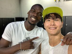 Kim Jong-kook Instagram - This guys surprisingly humble n down to earth in person. Especially, he travels with his mom like me :) Hope all is well with u! @paulpogba  #GoodSon #Adidas #MomNSon #VisitKoreaWidEvraNextTime #Lol 의외로(?) 매우 밝고 배려있고 괜찮은 좋은 사람이었다 ㅎ 도착 하자마자 한시도 못쉬고 행사에 촬영에.. 그와중에 참 열심히도 하더라. 역시 사람은 직접 만나봐야 안다. ㅎ쭉 승승장구 하길! #포그바 #아디다스 #어머니가참인상이좋으시더라 #미우새함나오세요 #ㅋㅋㅋ #뜬금없지만 #U20대표팀화이팅