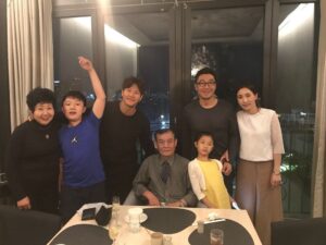 Kim Jong-kook Instagram - Happy Parents day!! #Family #Dinner #Banyantree #KangReo #BestChefEver #KoreanRestaurant 부모님 항상 감사드립니다~ 늘 지금처럼 건강하세요~^^ #어버이날 #유명해지신우리부모님 #ㅋㅋㅋ #반얀트리 #강레오쉐프 #한식집 #매번고마워 #맛이기가막히네