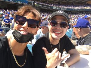 Kim Jong-kook Instagram - We r here bro!! Let's go #Dodgers !!!! Ryu's back !! #Finally #9StrikeOuts #IBroughtTheWin #Lol #AllTheWayFromKorea #Ryu #LA 현진아!! 형들이 왔다!! ㅋㅋㅋ 니가 최고다!! #역쉬내동생 #우리형내동생 #엘레이 #다저스 #우리와서이겼어 #ㅋㅋㅋ #기억해현진아 #농담이야 #티켓값만 #200 #내가다샀다 #연예인디씨없이 #14명관람