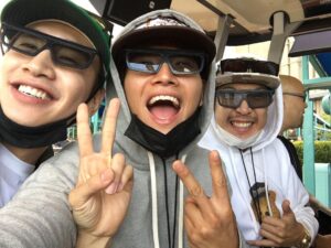 Kim Jong-kook Instagram - It was kinda cold but we had a wonderful time~ #UniversalStudio #Sightseeing #RunningmanBros #Leegwangsoo #HaHa #Kimjongkook #CoolShades #NewTurbo #Lol 좀 추웠지만 겁나 즐거웠다~ #유니버셜스튜디오 #관광 #런닝맨형제들 #이광수 #하하 #김종국 #썬글라스죽이네 #뉴터보 #ㅋㅋㅋ