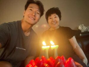 Kim Jong-kook Instagram - #엄니 #생신축하드려요 #늘건강하세요#HBD #77살최고미인 #ㅋㅋㅋ #조혜선여사님