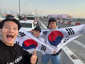 Kim Jong-kook Instagram - 대한민국 선수분들 고생하셨습나다! #카타르 #카타르아시안컵 #당일치기 #그래도행복했다 #빨리가서시골가야지