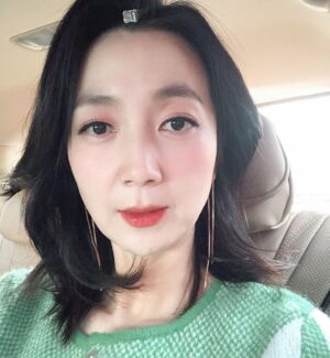 Kim Joo-ryoung Instagram - 오늘도 🌷