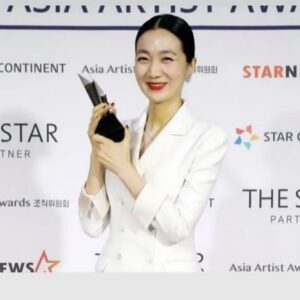 Kim Joo-ryoung Instagram - #2021aaa #스타뉴스 #bestactorwinner 🎉#오징어게임 #한미녀 #김주령 Thank you soooo much❤️