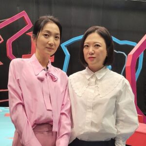 Kim Joo-ryoung Instagram - 드디어 실제로 만나뵜어요! 😍어머 김숙언니랑 저랑 정말 많이 닮았네요ㅋㅋ @4000man_ #김숙최고 #동상이몽2_너는내운명 I finally met Kim Sook,the best comedian and famous MC in Korea. We both look a lot alike😆나의 겸둥이 Kate도 깜짝출연~