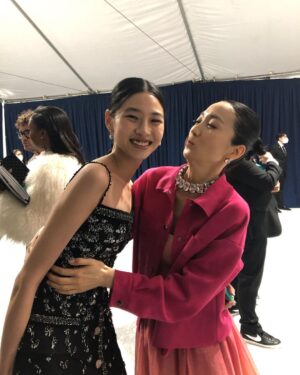 Kim Joo-ryoung Instagram - 호여니 정말 축하하고 사랑한데이❤️#sagawards @hoooooyeony 😘
