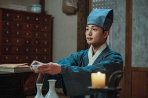 Kim Min-jae Instagram - #조선정신과의사유세풍2 
#오늘밤 #10시30분 
#tvN #수목드라마 
오늘밤은 술한잔 해야겠다😵