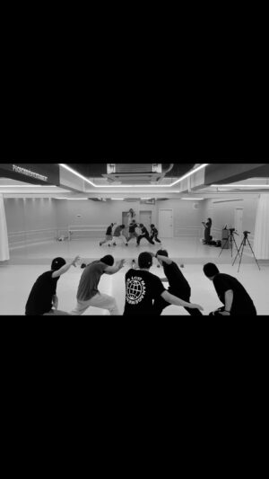 Kim Min-jae Instagram - Dance Practice 
안무연습실 ver.