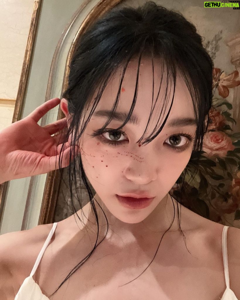 Kim Se-jeong Instagram - Cliff