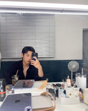 Kim Sung-cheol Instagram - ✂️🧷