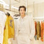 Kim Young-kwang Instagram - #EtroSS23 #etro #에트로 #에트로맨즈 @etro ✌🏻