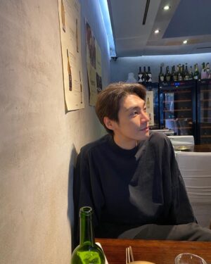 Kim Young-kwang Instagram - 밥먹으러 가서 해림이가 찍어준 사진 📸📸📸