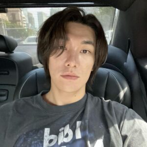 Kim Young-kwang Instagram - 머리 짱김 ~