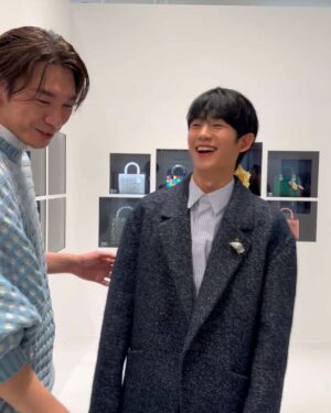 Kim Young-kwang Instagram - #dior 😁 반가워~