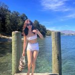 Kimberly Ann Voltemas Instagram – Was gonna jump in the lake but! way too cold for me!! Thank you next.. ถ่ายรูปเล่นวนไปค่ะ 🍑💙🌞 Queenstown, New Zealand