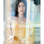 Kimberly Ann Voltemas Instagram - ฮาร์เปอร์ส บาซาร์ ประเทศไทย ฉบับเดือน ธันวาคม 2023 ภายใต้ความพิเศษในรูปแบบ Double Issue พร้อมร่วมนับถอยหลังเข้าสู่ศักราชใหม่ด้วยความงามเจิดจรัส ของ „คิมเบอร์ลี่ แอน โวลเทมัส“ Friend of Cartier ประเทศไทย ในลุคสวยสง่าสุดล้ำค่าจากคอลเลกชั่นเครื่อง ประดับชั้นสูง Le Voyage Recommence จาก Cartier คิมเบอร์ลี่ สวมสร้อยคอและต่างหู รุ่น GIRIH โดดเด่นด้วยความ ามและความกลมกลืนระหว่างมรกตจากแซมเบียและ เทอร์คอยส์ที่ถูกเจียระไนเป็นรูปทรงกราฟิกพิเศษ ช่างภาพ: @nicolonovelli Editor-in-Chief และครีเอทีฟไดเร็กเตอร์: @hoxtonian สไตลิสต์: @pablo_patane นางแบบ: @kimmy_kimberley ทำผม: @mimmomucci_124om ผู้ช่วยช่างภาพ: @vanferreiravf ผู้ช่วยสไตลิสต์: @alecasastylist สถานที่: @villarealemarlia #BAZAARThailand #BAZAARDecemberIssue #Cartier #CartierThailand #CartierHighJewelry #LeVoyageRecommence