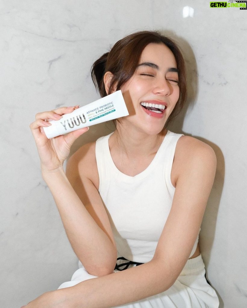 Kimberly Ann Voltemas Instagram - เช้าและก่อนนอนต้องหลอดนี้ เพราะคิมเลือกยาสีฟัน YUUU หลอดเดียว จบทุกปัญหาช่องปาก เพราะเป็น Probiotic ลดแบคทีเรียในช่องปาก ตื่นมาลมหายใจก็ยังหอมสดชื่น คิม love YUUU มากๆ ค่ะ 🦷✨ #YUUU #YUUUToothpaste #ยาสีฟัน #ยาสีฟันโพรไบติก #Interpharma