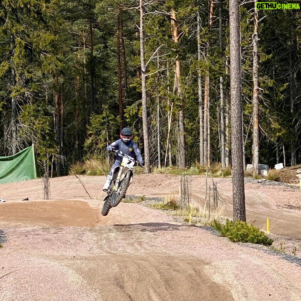 Kimi Räikkönen Instagram - Training has started.