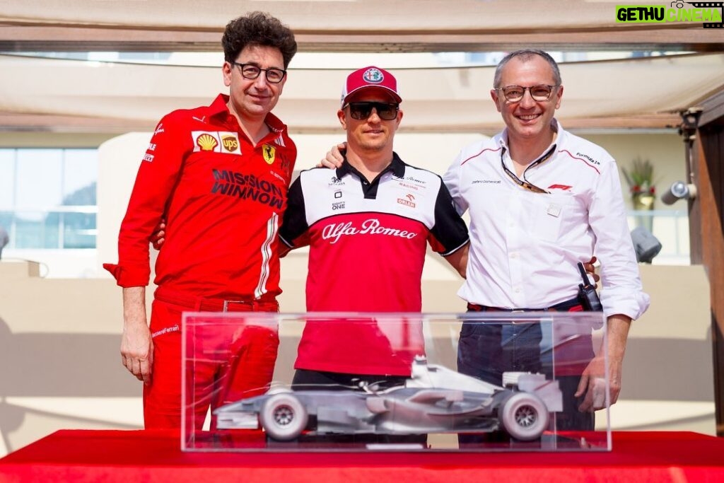 Kimi Räikkönen Instagram - Grazie @scuderiaferrari Yas Marina Circuit