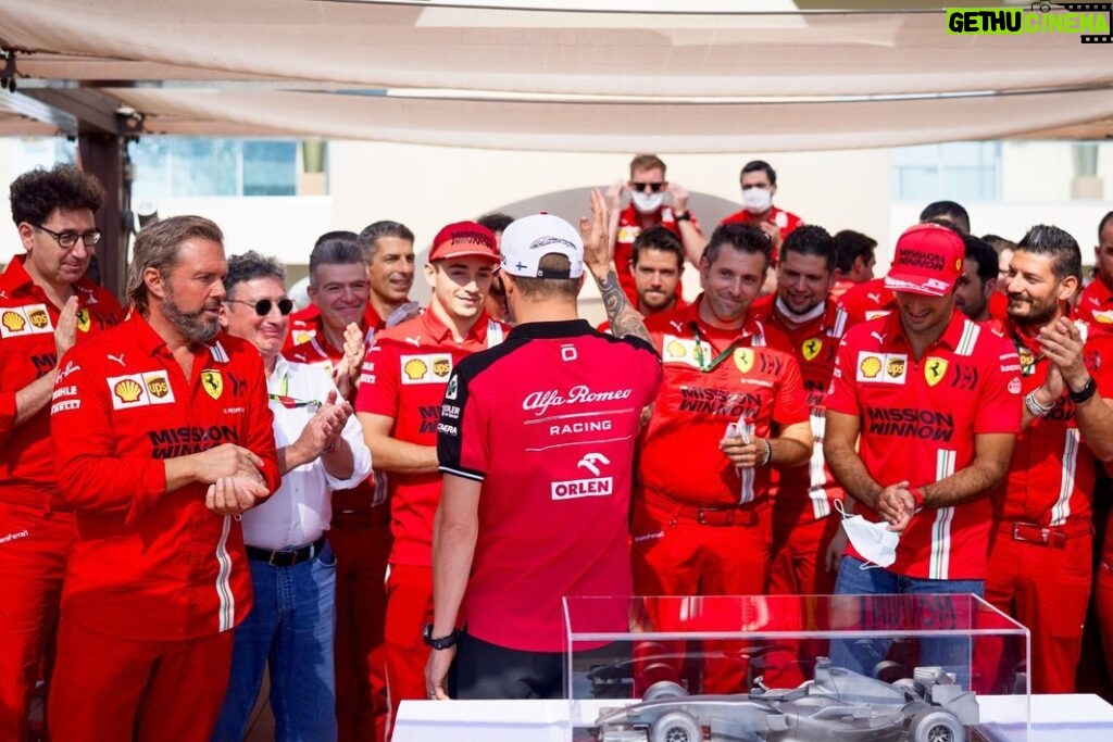 Kimi Räikkönen Instagram - Grazie @scuderiaferrari Yas Marina Circuit