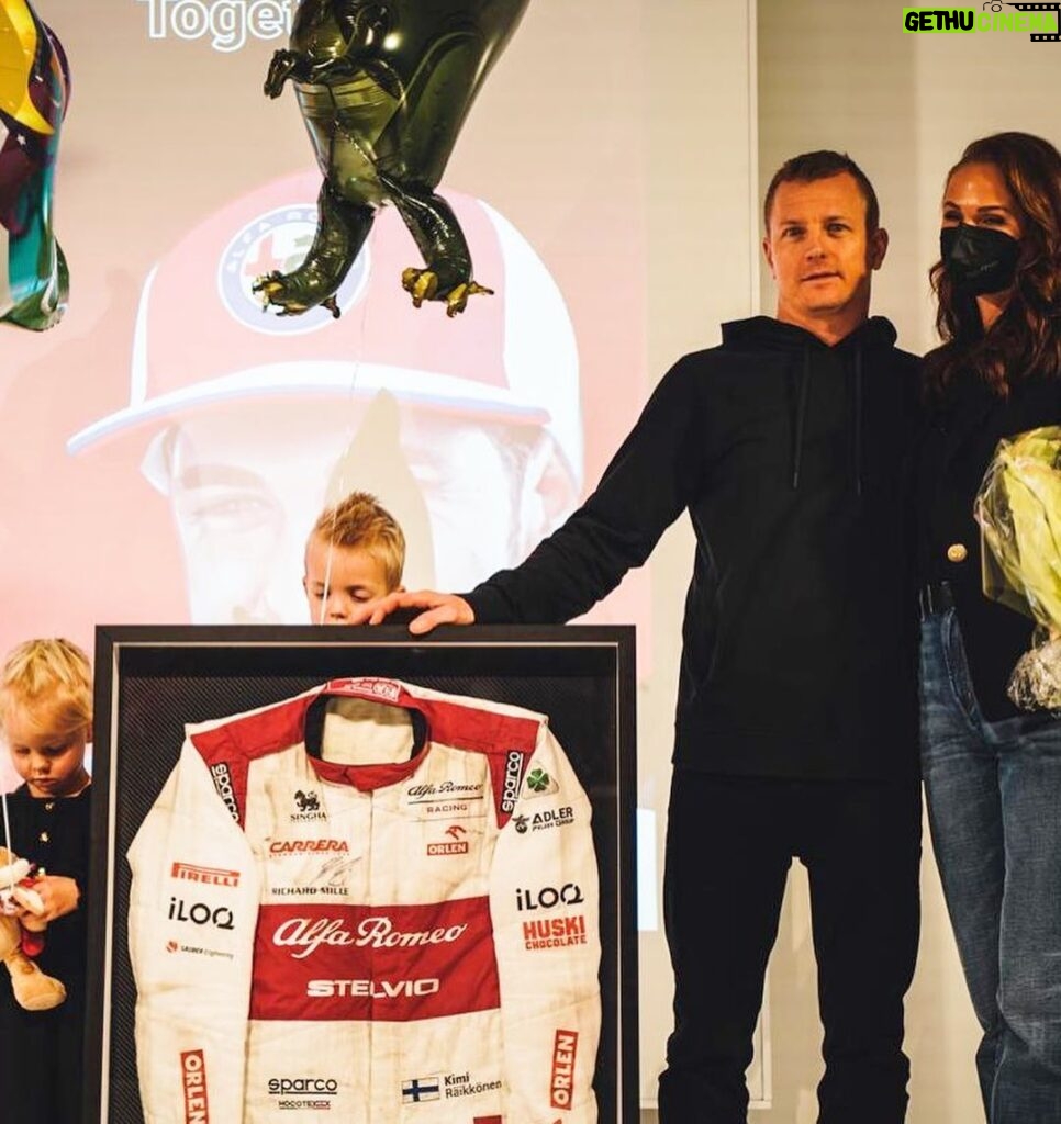 Kimi Räikkönen Instagram - Thank you everyone for a night to remember. Thank you everyone for all the years together. Thank you for your hard work. Thank you for all the memories. You are good people. Sincerely Kimi @alfaromeoracingorlen