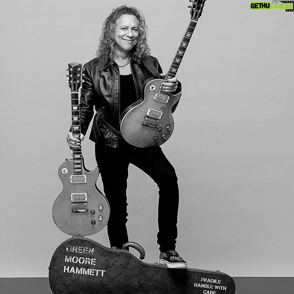 Kirk Hammett Instagram - I am very honored and grateful for this opportunity with Gibson !! Here comes the 1959 Les Paul Standard - Murphy Lab Aged - ⚡️🎸⚡️ b&w photo📸by @rosshalfin and my killer case Not Included ! #gibsoncustom @gibsonguitar @gibsoncustom #greeny #murphylab #lespaul #made2order
