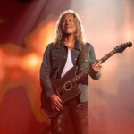 Kirk Hammett Instagram - Thanks so much everyone for attending the other night , it was a really great evening for an even greater cause , looking forward to many many more !!! #helpinghands2022 @allwithinmyhandsfoundation ⚡️ photo📸by @rosshalfin @metallica #metallicafamily #awmh