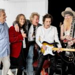 Kirk Hammett Instagram - Happy Birthday Rod ‘Do I Think You’re SEXY ‘ ? …. Absolutely ! And Infatuation is one of my all time favorite Rod songs . 🎉🎸⚡️🙌 @sirrodstewart 🌟 photo📸by @rosshalfin 🥳