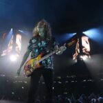 Kirk Hammett Instagram - Ready for the week … ⚡️🎸⚡️ … photo📸by @photosbyjeffyeager #metontour @metallica 🤟
