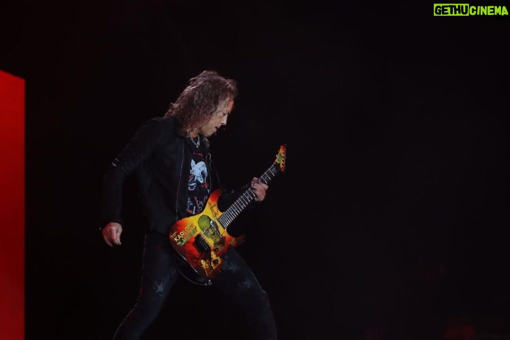 Kirk Hammett Instagram - #hellfest ⚡️⚡️⚡️ photo📸by @photosbyjeffyeager ⚡️⚡️⚡️ @metallica