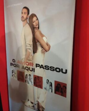 Konstantino Atanassopolus Instagram - Foi muito bom reencontrar a Lari. Hj fui assistir a peça @oamorpassouporaqui_emcartaz que está em cartaz no teatro UOL, no shopping pátio Higienópolis! Super recomendo!!!