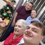 Konstantino Atanassopolus Instagram - Feliz natal a todos ❤️❤️❤️❤️ Com muita saúde paz amor e cada vez mais sucesso pra todos nós. Que passem um natal solidário com muito amor e com a família!!!! Que não são apenas os de sangue, nossos amigos apoiadores de nossas conquistas trabalhos e que sempre rezam por nós!!! Agradeço a todos vocês meus irmãos e irmãs que sempre estiveram ao meu lado!!! 💪🙏👊 Natal abençoado a todos!!! Feliz Natal para todos