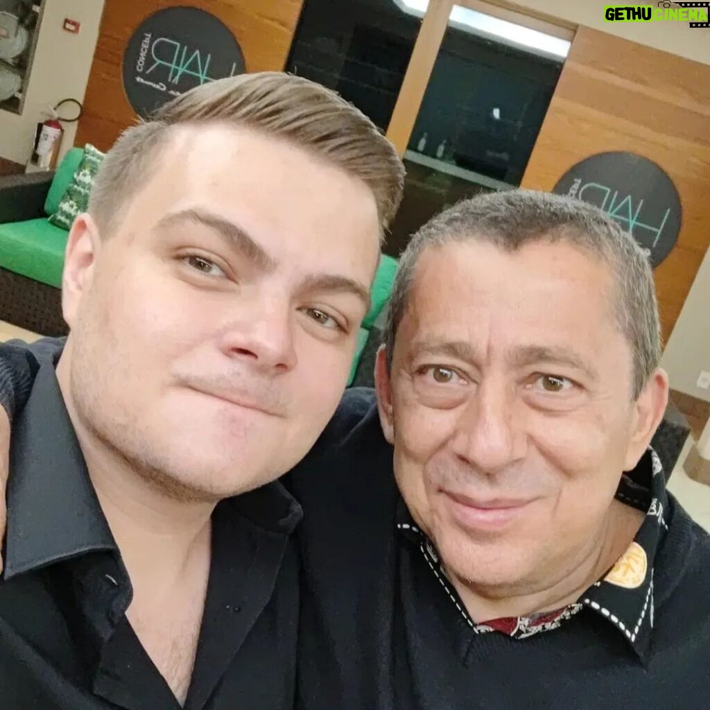 Konstantino Atanassopolus Instagram - Meu Pai acredito que não tenho nada a dizer que eu já não tenha dito a você sempre um grande homem, Pai e amigo. Tmj meu velho Te amo!!! ❤💪🙏👊 Pai&Filho