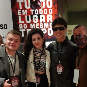 Konstantino Atanassopolus Instagram - Prestes a assistir "tudo em todo o lugar ao mesmo tempo" ansioso demais para o filme. VIF Very important fan. 🔥🔥🔥🔥