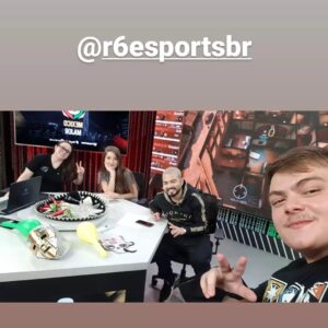 Konstantino Atanassopolus Instagram - Hoje na transmissão do @r6esportsbr do Major México. Agradeço ao @yuditamashiro e toda a equipe que é super gente boa amei fazer essa visita ❤💪✌🙏👊