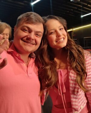 Konstantino Atanassopolus Instagram - Foi muito bom reencontrar a Lari. Hj fui assistir a peça @oamorpassouporaqui_emcartaz que está em cartaz no teatro UOL, no shopping pátio Higienópolis! Super recomendo!!!