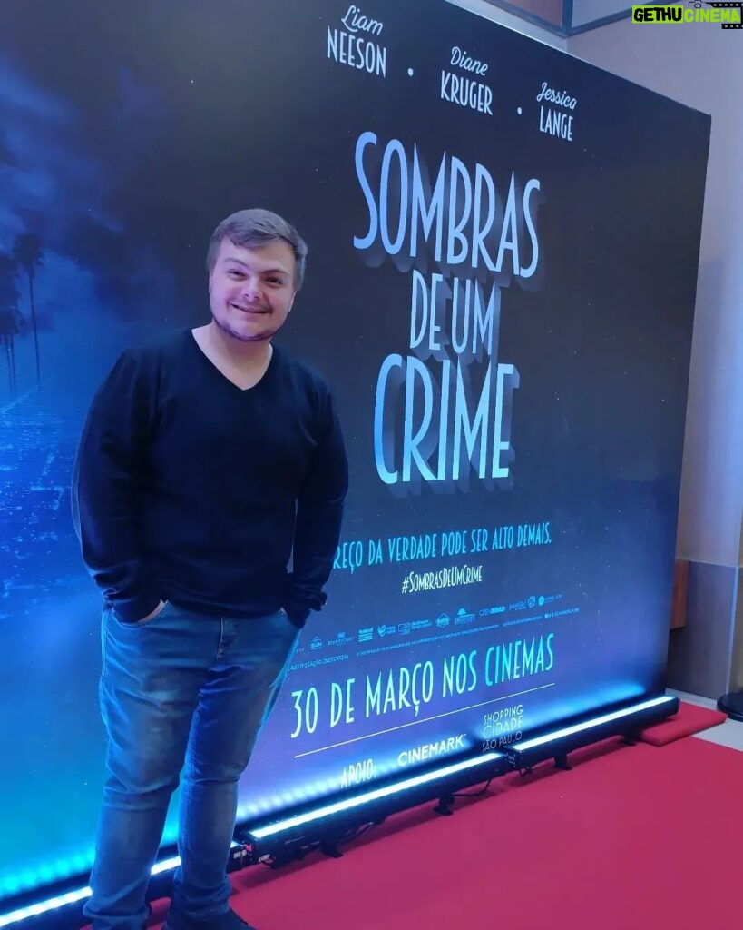 Konstantino Atanassopolus Instagram - Prestes a assistir "Sombras de um crime" ansioso parece ver 🔥🔥🔥🔥