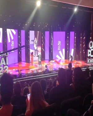Konstantino Atanassopolus Instagram - Hj nos prêmios da @kwaibrasil  2023!
Um pouco da premiação para vocês!
Um lindo espetáculo com shows premiações e muita comédia ❤️🎉 
E tudo com o @invisalignbrasil cuidando do meu sorriso!
Obrigado @casecomunica pela convite!