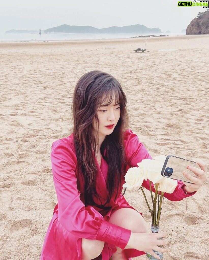 Koo Hye-sun Instagram - 쿠감독과 쿠배우. 트라이cf 현장.