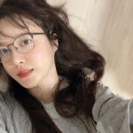 Koo Hye-sun Instagram – 안경을 바꿔봤어요.