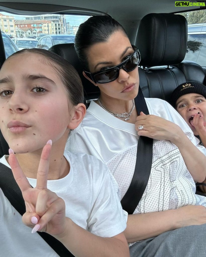 Kourtney Kardashian Barker Instagram - Feeling so grateful for every single second of time with my babies. Rare to get 2 full weeks of 24/7 time as they get older! Thank you Australia for the beautiful memories (minus the spiders).